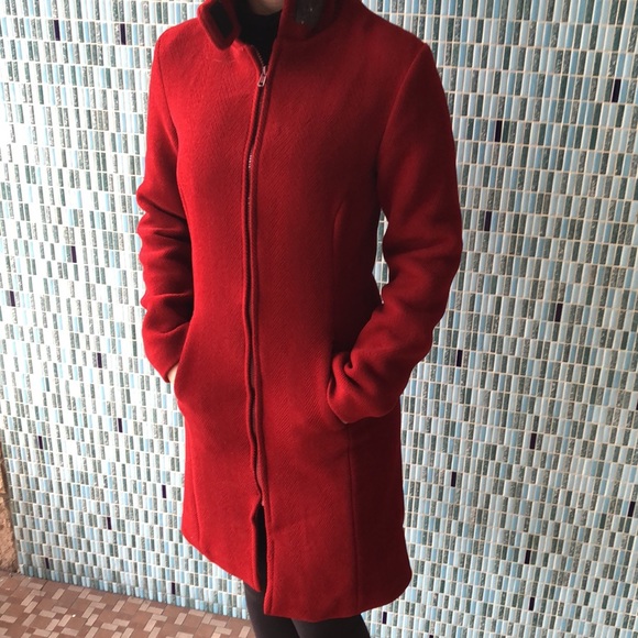 Red Winter Wool Coat with Hood - Picture 11 of 14